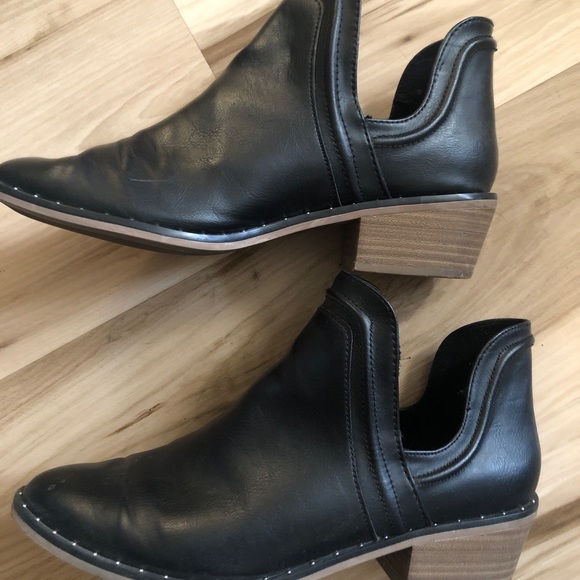 SONOMA BLACK BOOTIES Faux Leather Size 9 like new condition - Picture 4 of 6